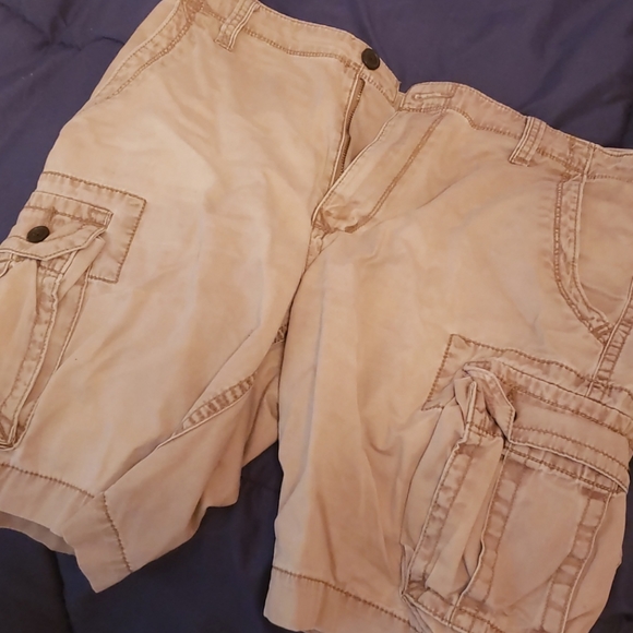 Men's cargo shorts - Picture 3 of 3